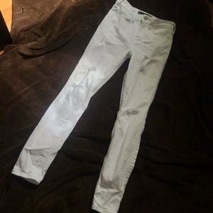 white ripped HOLLISTER jeans